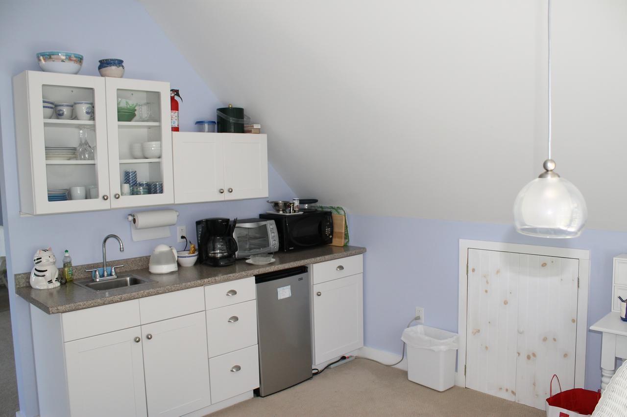 Lavender Bay Bed & Breakfast Барнстабъл Екстериор снимка